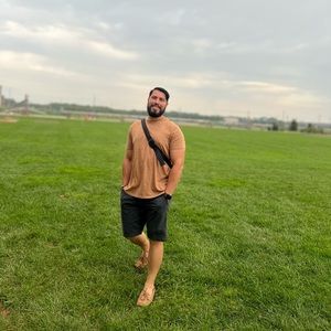 Meet your Posher, Eduardo